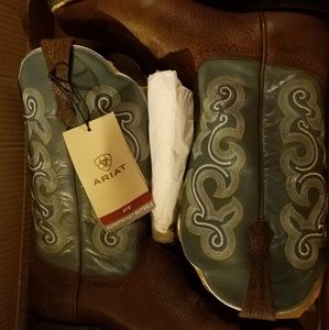 ARIAT BOOTS